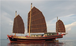 Unique among Thailand liveaboards - June Hong Chian Lee