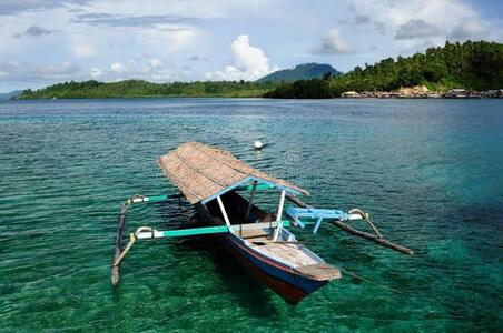 TOGIAN ISLANDS DIVING VACATIONS