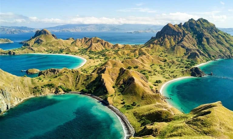 The Komodo National Park: a Hidden World Beyond the Dragon