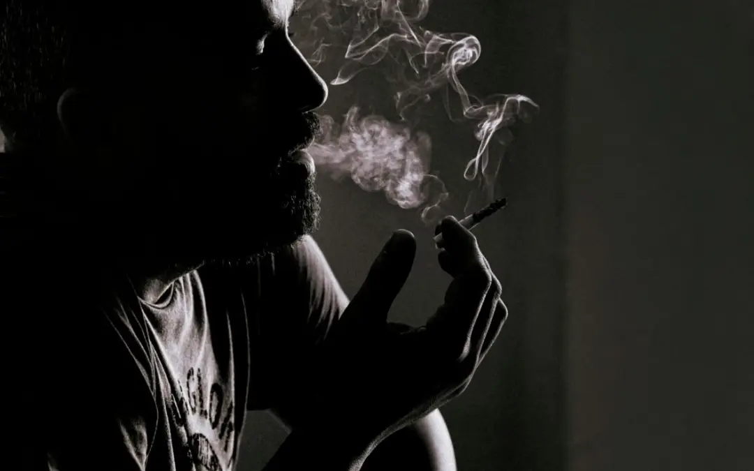 Fan the Flames: Smoking and Diving